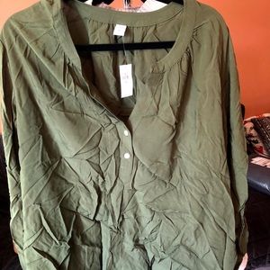 Oldnavy Blouse (sorry it’s wrinkly) Brand New!
